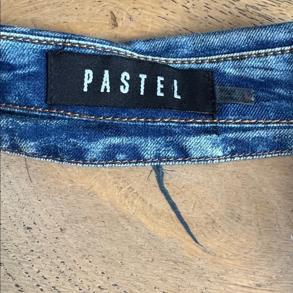 Pastel shirt with a leopard zebra print on mesh, denim accents rhinestone - Picture 6 of 10